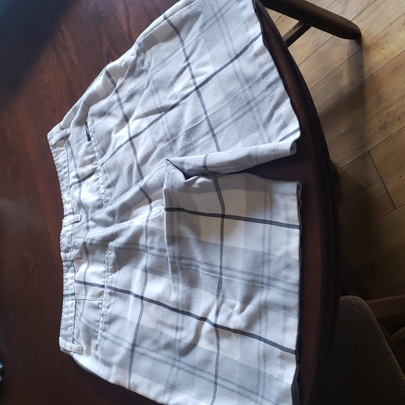 Rusty brand shorts. Size 30 waist - Picture 2 of 3